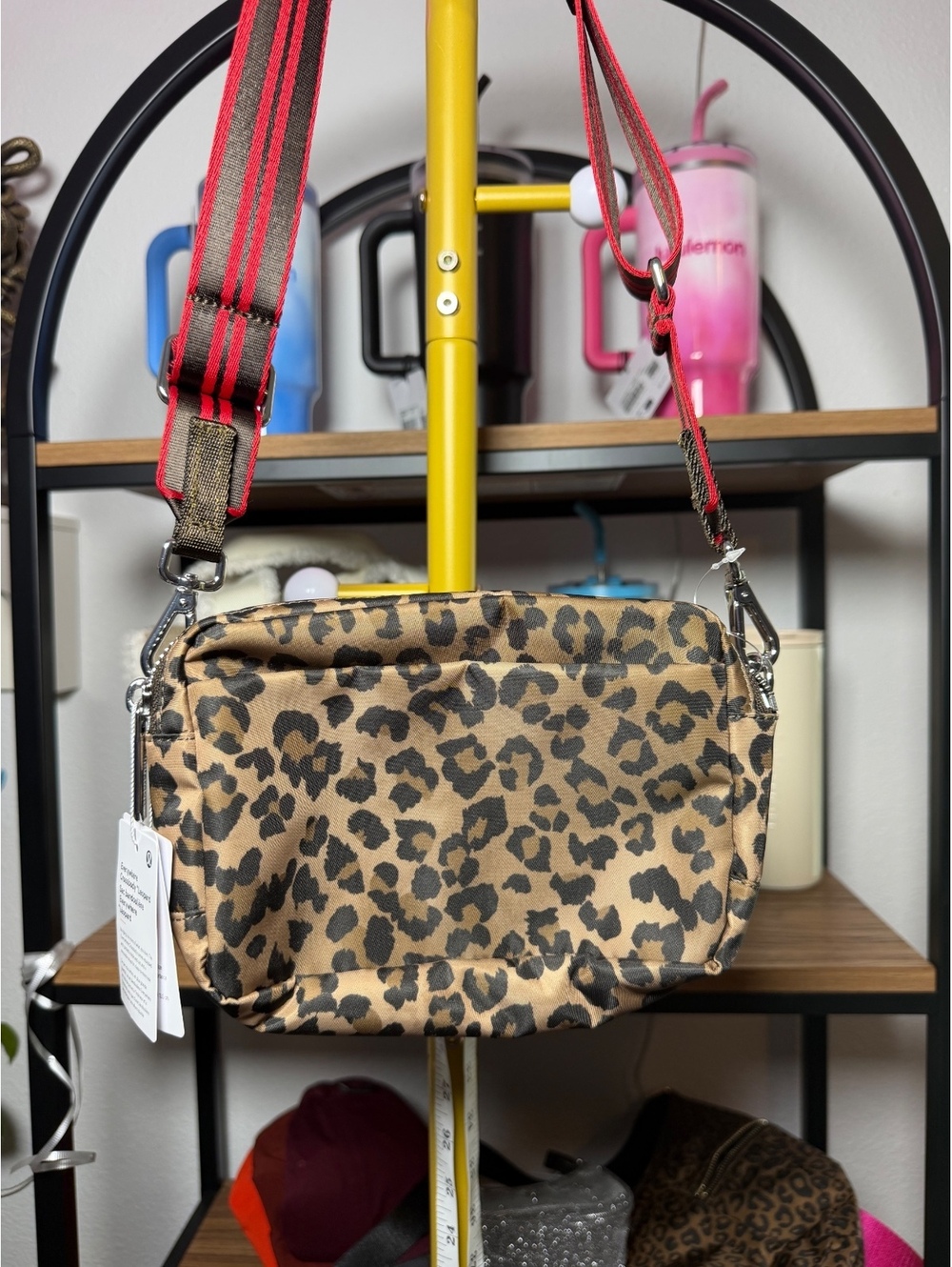 RARE Lululemon Crossbody 2L True Leopard Multi/Oxford Red/Walnut Crunch/Silver - Picture 3 of 7